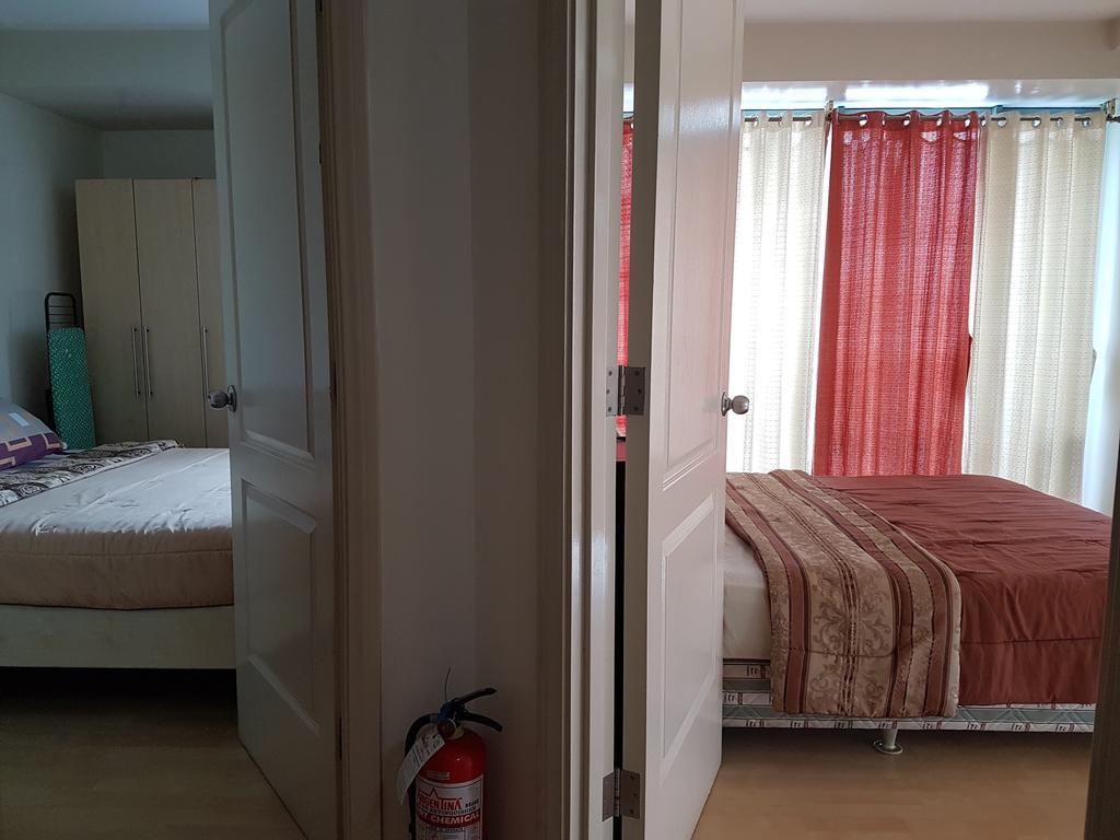 Ortigas 2 Bedroom Corner Unit With 2 Queen Across Shangrila マニラ市 エクステリア 写真