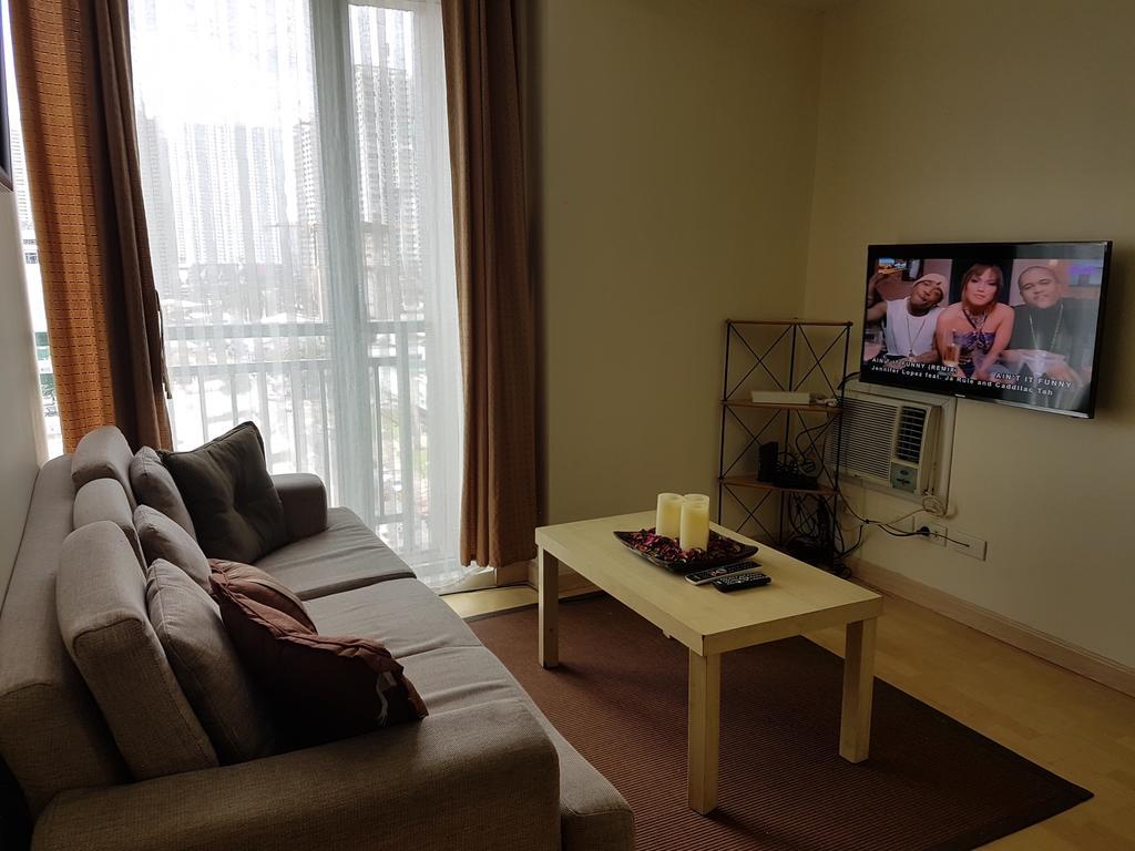 Ortigas 2 Bedroom Corner Unit With 2 Queen Across Shangrila マニラ市 エクステリア 写真